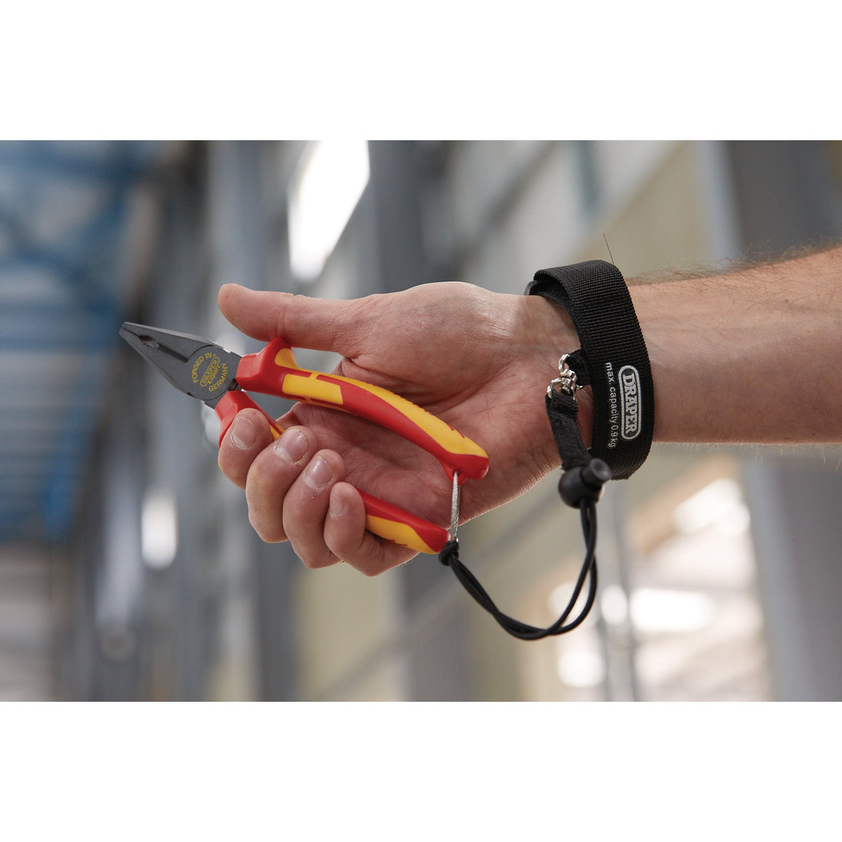 XP1000 VDE Combination Pliers, 180mm, Tethered: Model No. XP1000CP