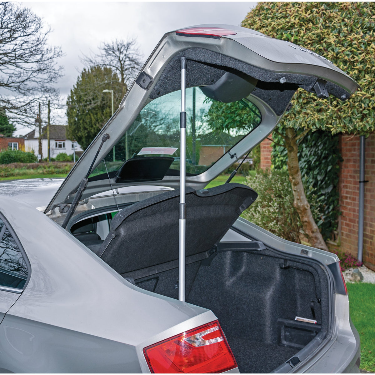 Draper Bonnet and Tailgate Support (1.2m) Model No. BTS1200