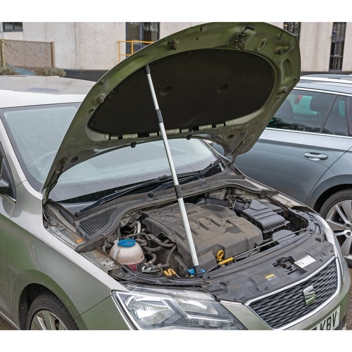 Draper Bonnet and Tailgate Support (1.2m) Model No. BTS1200