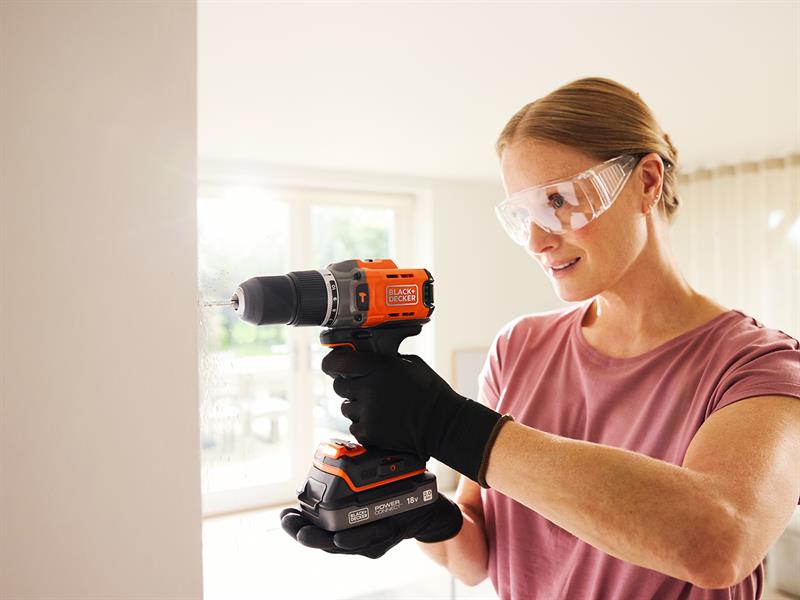 BCD383D1XK POWERCONNECT™ Hammer Drill 18V 1 x 2.0Ah Li-ion