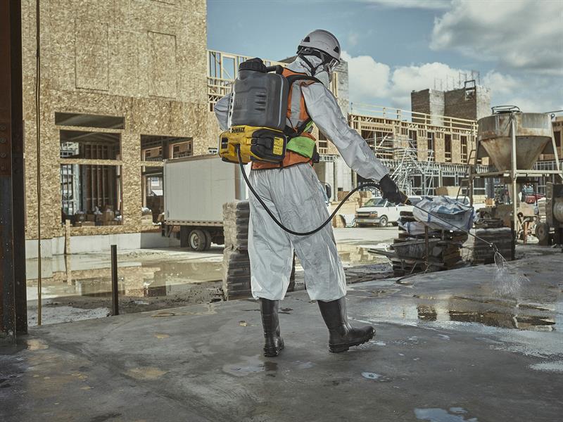 DCCS1100N XR Concrete Chemical Sprayer 18V Bare Unit