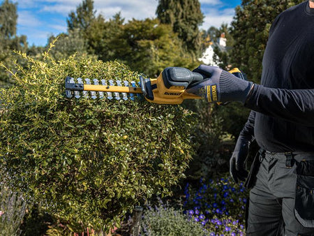 DCMHT520N Compact Hedge Trimmer 18V Bare Unit
