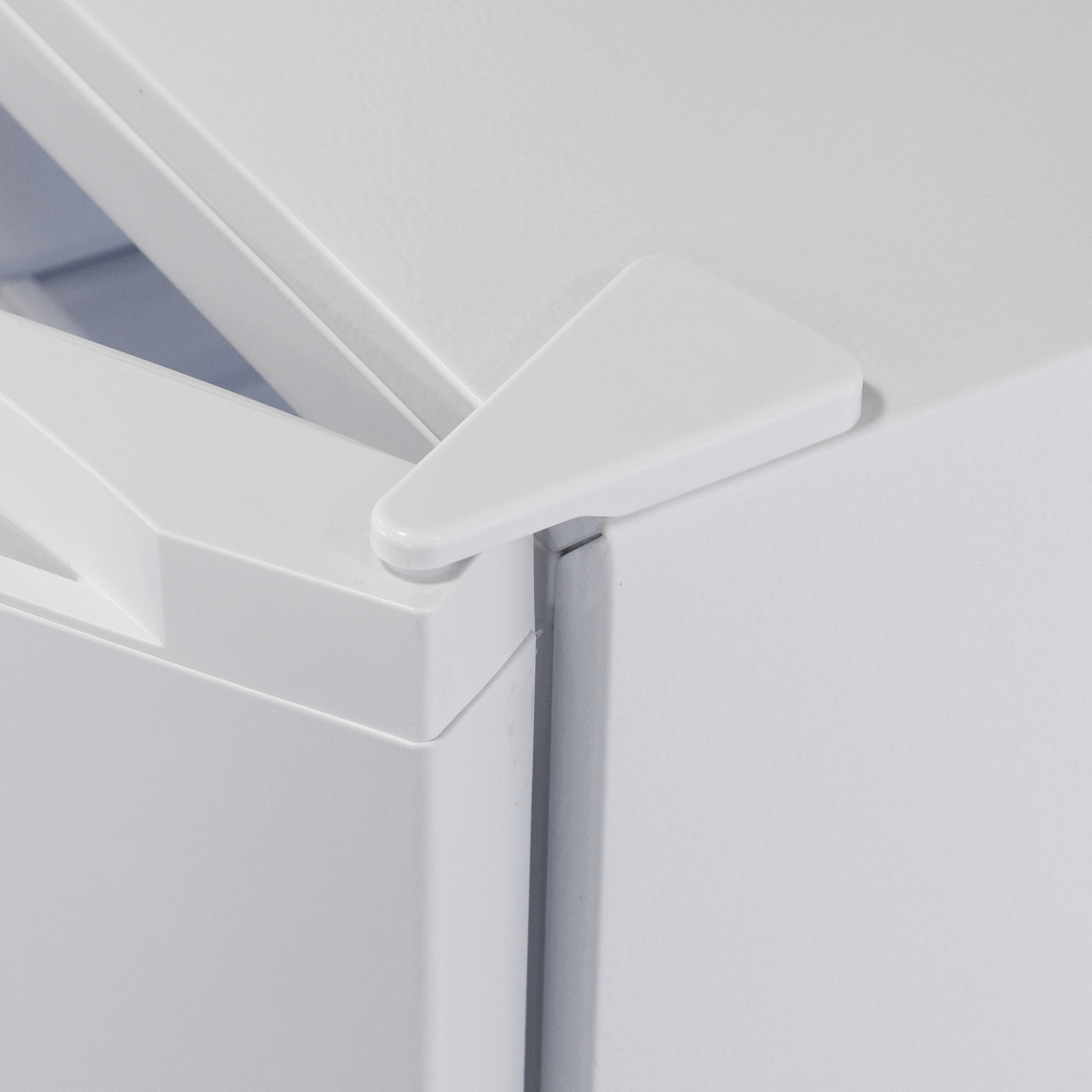 Sealey Baridi Freestanding Larder Fridge 241L – White Model No-DH322