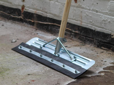 Heavy-Duty Straight Yard Squeegee 22in (559mm)