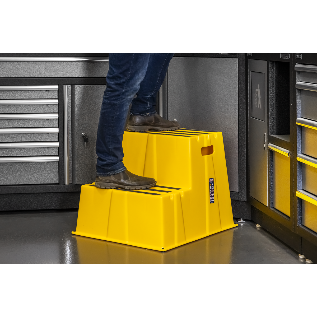 Sealey Heavy-Duty 2-Step Safety Steps with Anti-Slip Treads 150kg Capacity, Yellow - EN 14183 Model No-KS6