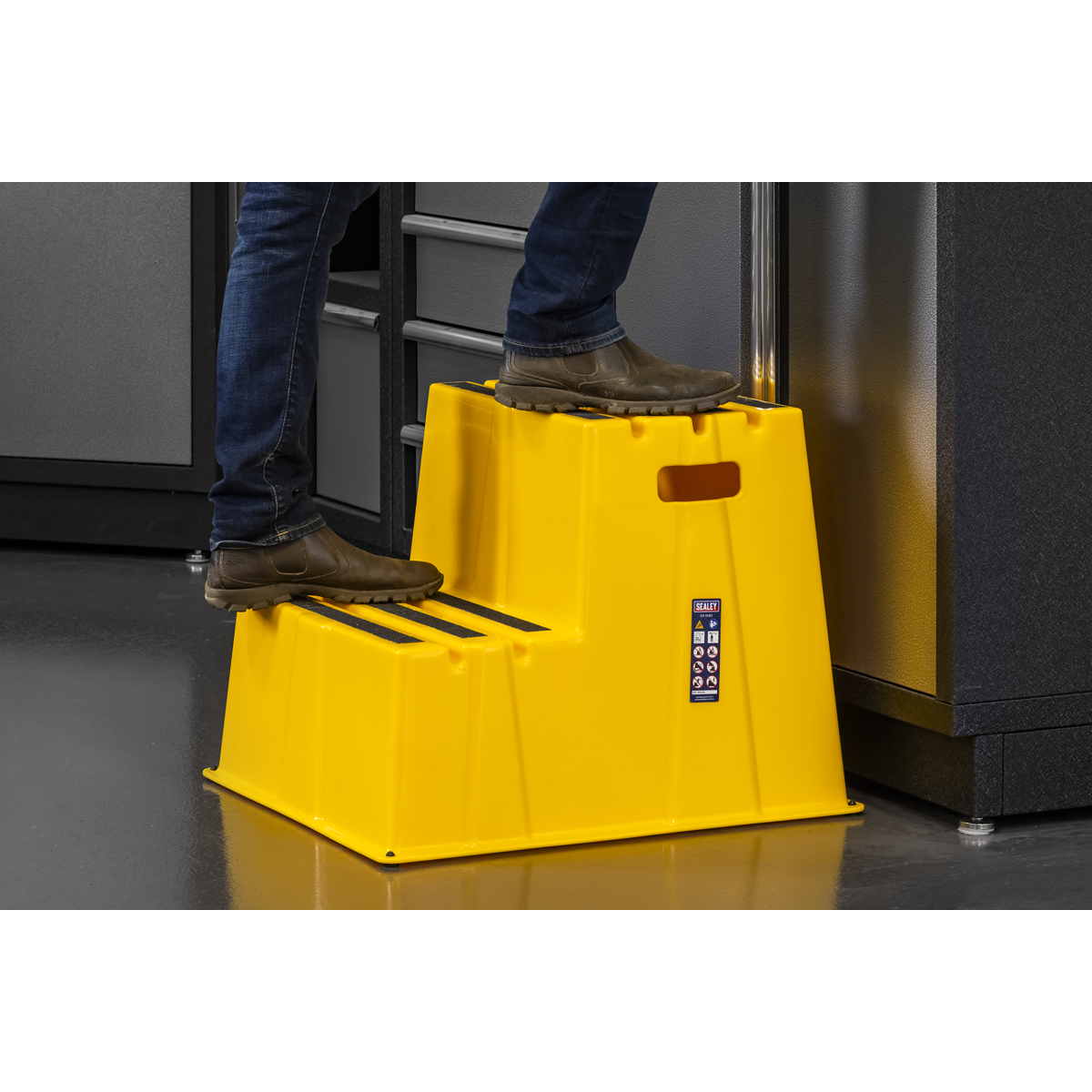 Sealey Heavy-Duty 2-Step Safety Steps with Anti-Slip Treads 150kg Capacity, Yellow - EN 14183 Model No-KS6