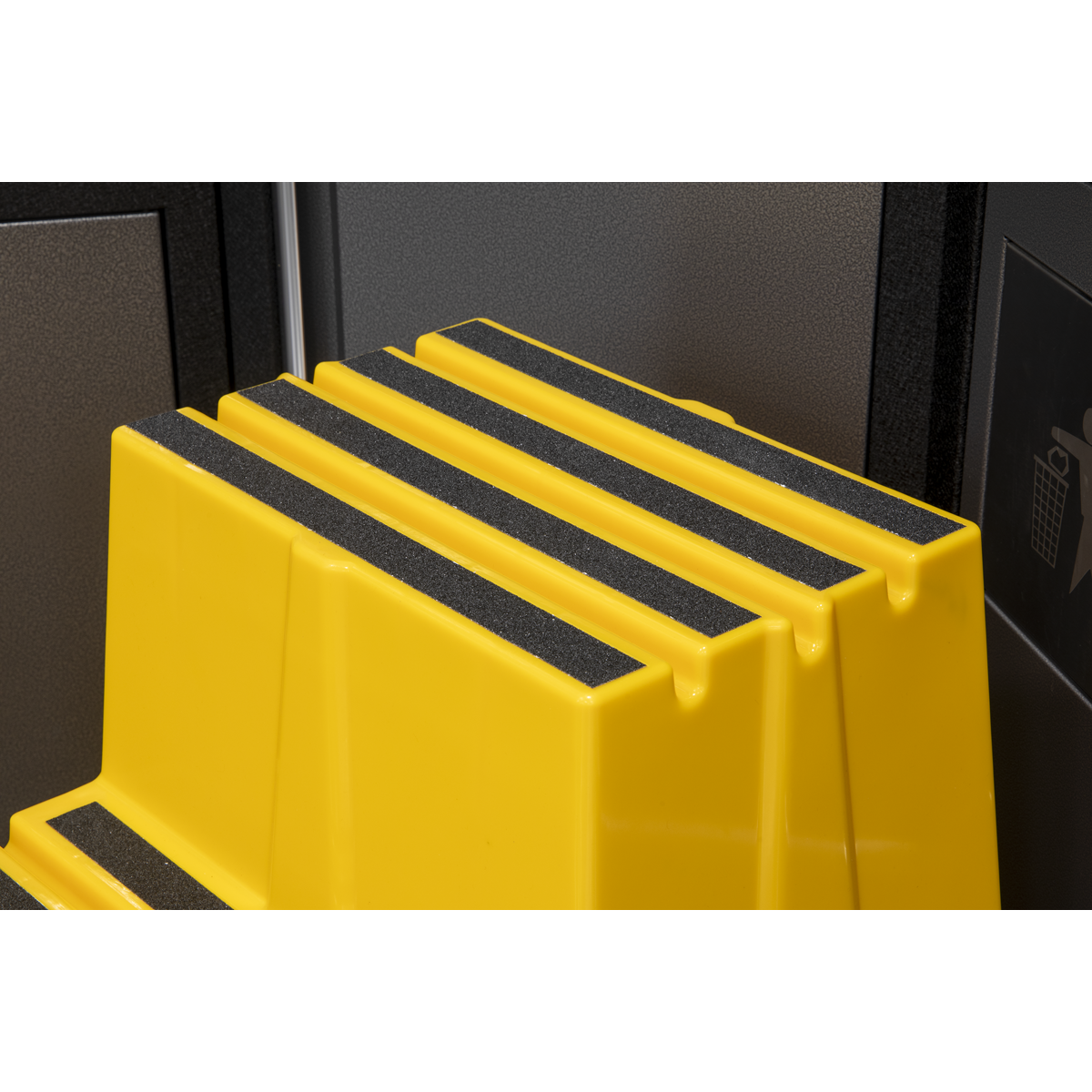 Sealey Heavy-Duty 3-Step Safety Steps with Anti-Slip Treads 150kg Capacity, Yellow - EN 14183 Model No-KS7