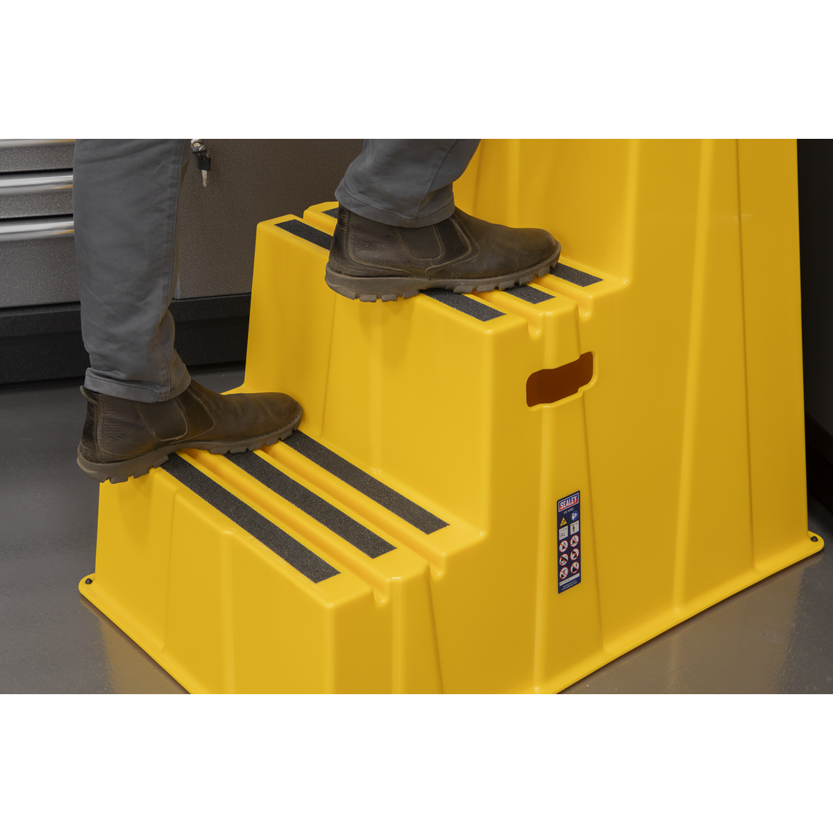 Sealey Heavy-Duty 3-Step Safety Steps with Anti-Slip Treads 150kg Capacity, Yellow - EN 14183 Model No-KS7