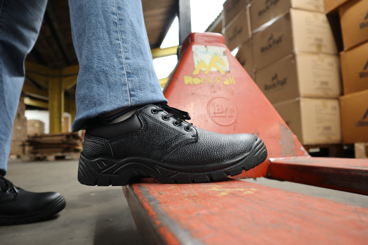 ProMan PM102 Omaha Chukka Safety Shoe: Model No. PM102