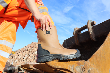 Pro Man PM104 Honey Rigger Safety Boot: Model No.PM104