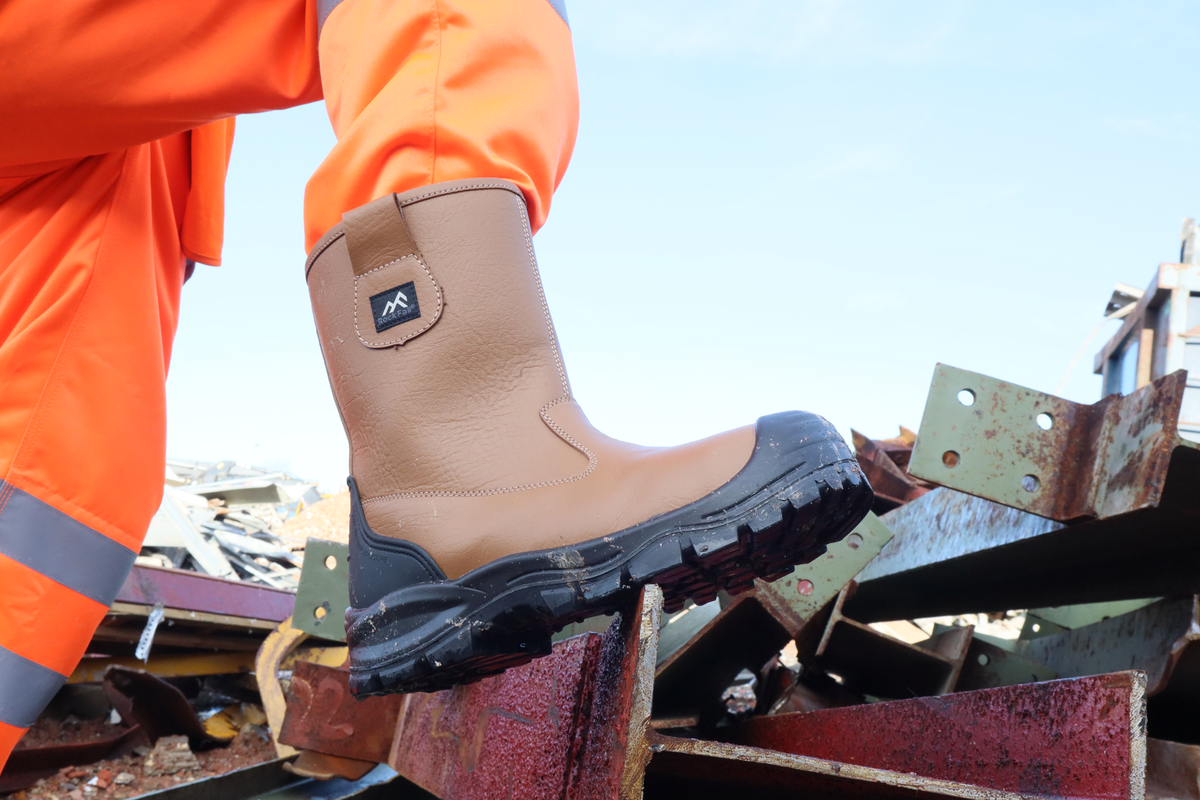 Pro Man PM104 Honey Rigger Safety Boot: Model No.PM104