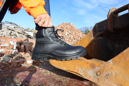 PM4003 Georgia Non-Metallic Lightweight Safety Boot Size 16