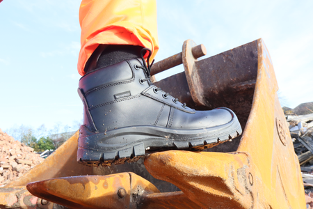 ProMan PM4008 Baltimore Waterproof Safety Boot: Model No. PM4008