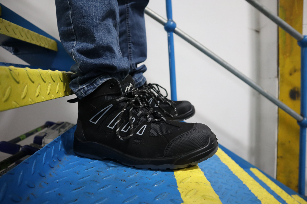 ProMan PM4020 Hartford Safety Boot: Model No. PM4020