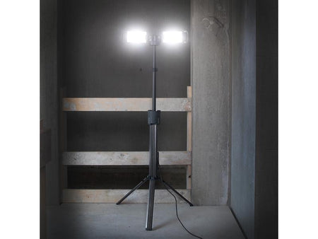 TOWER 5 CONNECT Floodlight with Makita CONNECT 18V Bare Unit