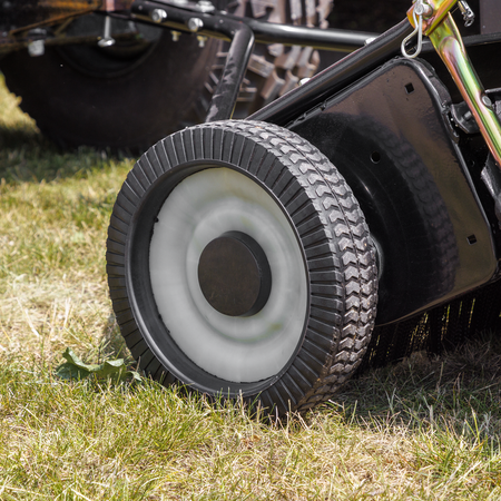Sealey 42" Tow-Behind Lawn Sweeper Model No-SLS42T